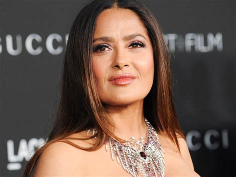 salma hayek sensual|Salma Hayek’s New Bikini Snapshot Beautifully Shows Off.